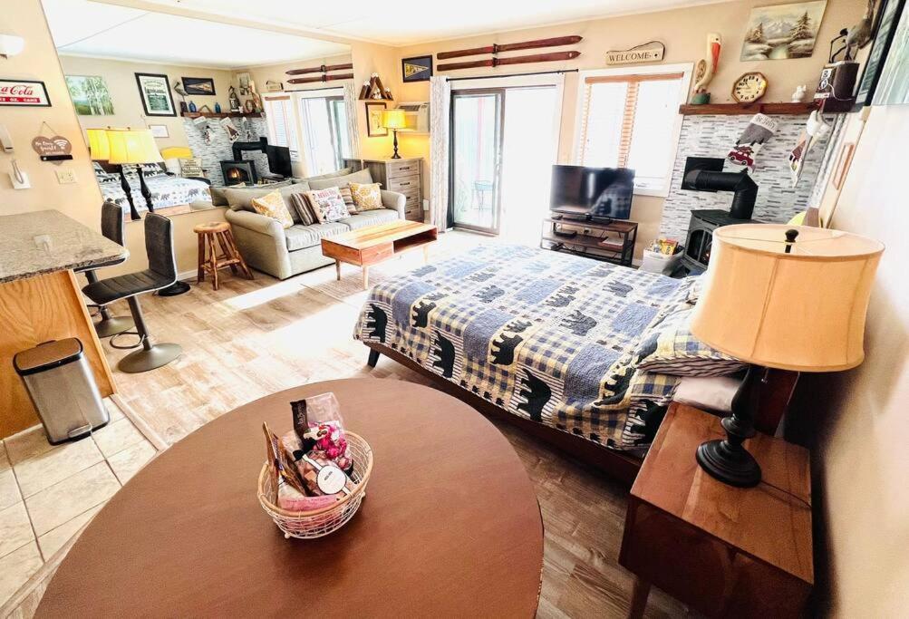 Attitash Mountain Village Studio - Slope View - Ski - Storyland 巴特利特 外观 照片